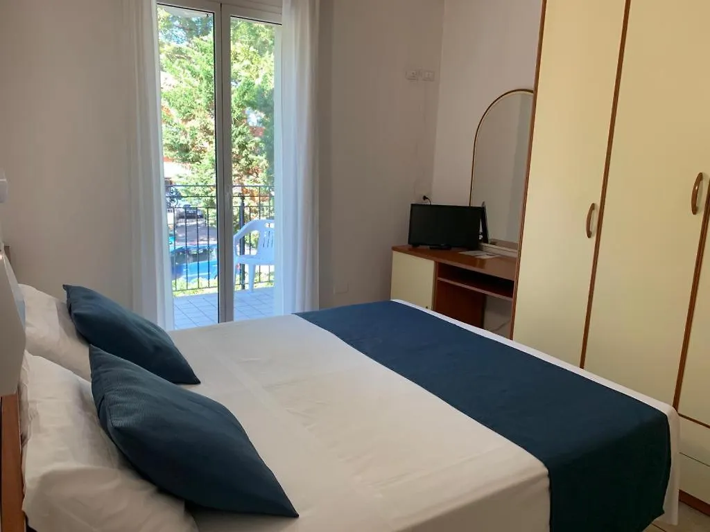 Hotel B&B Des Bains Milano Marittima 3*,